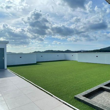 Simfoni Beliza Apartment With Roof Top Pool By Vintage Kuah Exterior foto